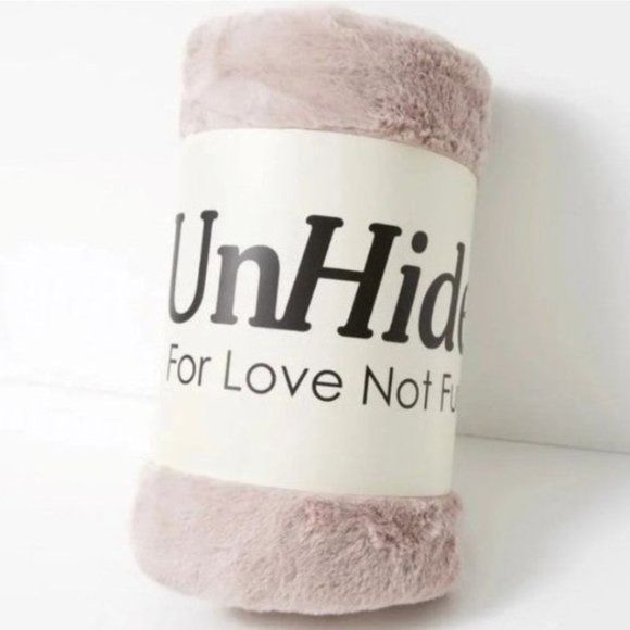 UnHide Lil' Marsh Blanket - Small in Rose - Picture 1 of 7